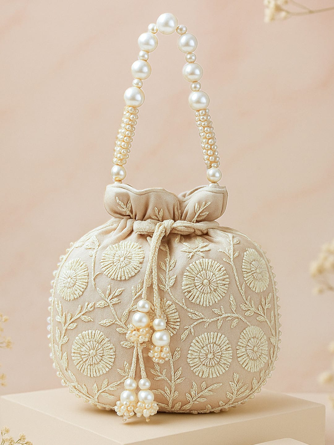 Rubans Beige Fabric Potli Bag with Pearl Floral Embroidery, Beaded Handle & Pearl Tassel フリーサイズ