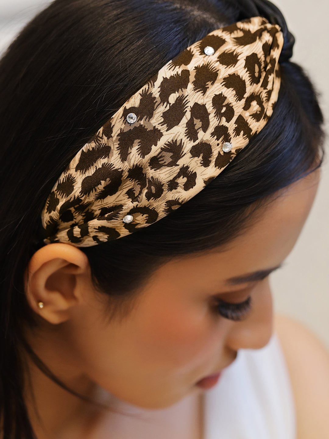 【Rubans】 Brown & Leopard Print Twisted Headband with Embellished Crystal Detailing｜ブラウン＆レオパード柄 ツイスト ヘアバンド（クリスタル装飾）
