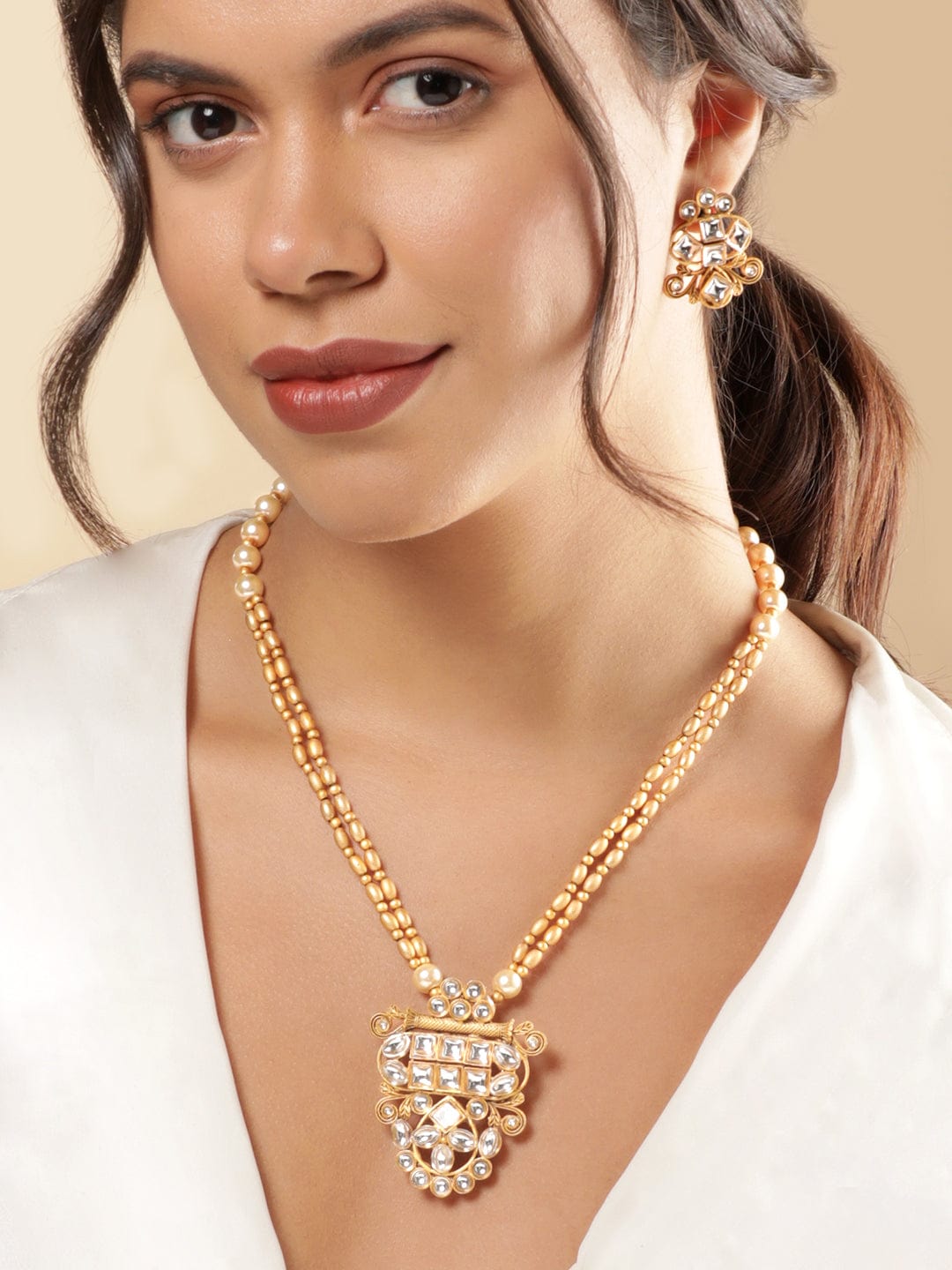Golden Silhouette in Ivory Kundan Necklace Set Gold