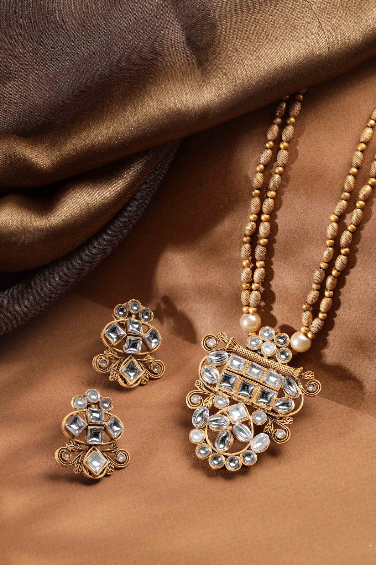 Golden Silhouette in Ivory Kundan Necklace Set Gold