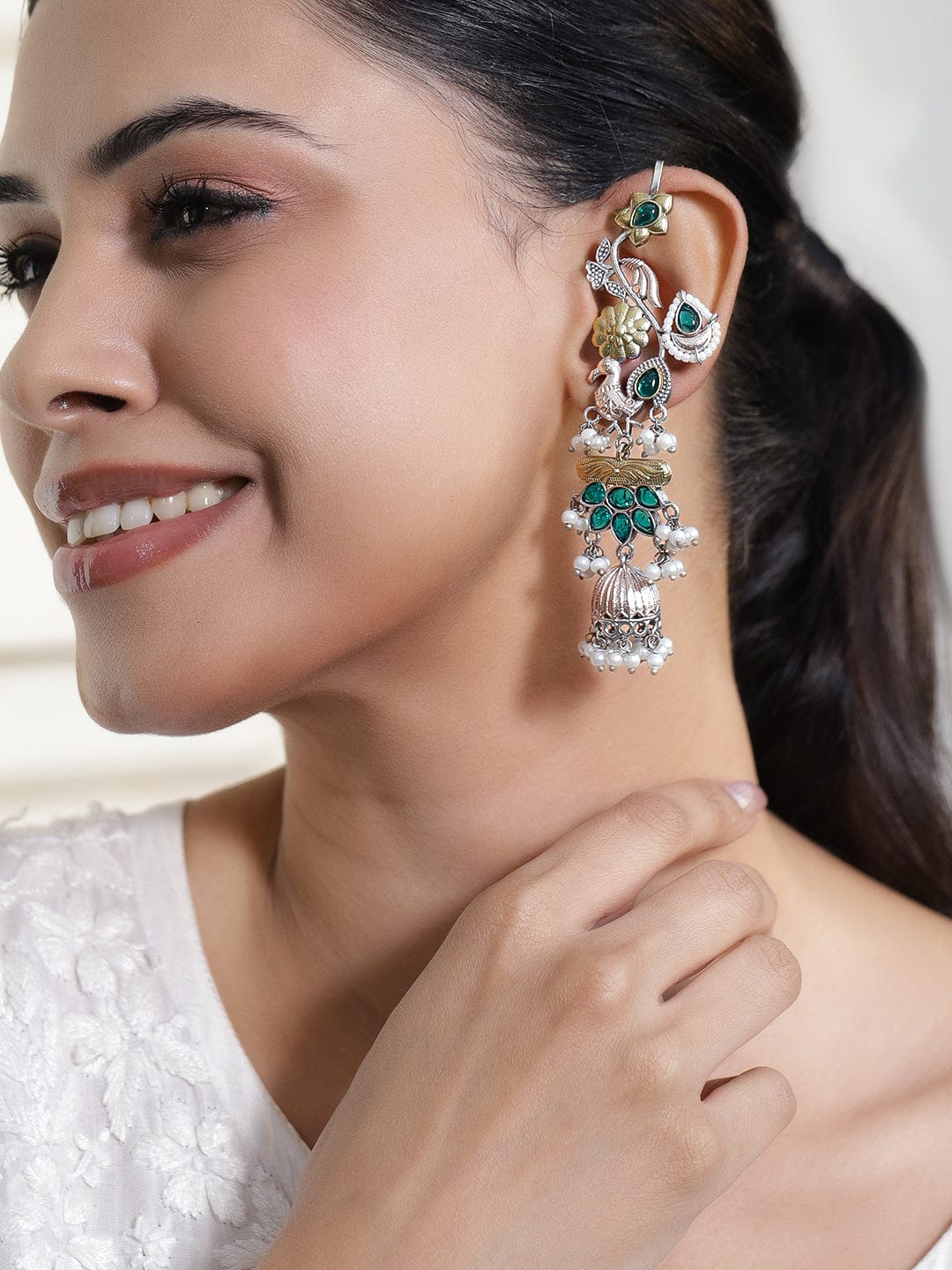 Peacock Motif Green Pearls Two-Toned Jhumkas フリーサイズ