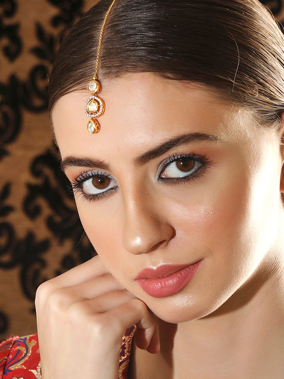 Minimal Elegance Kundan Maang Tikka Gold