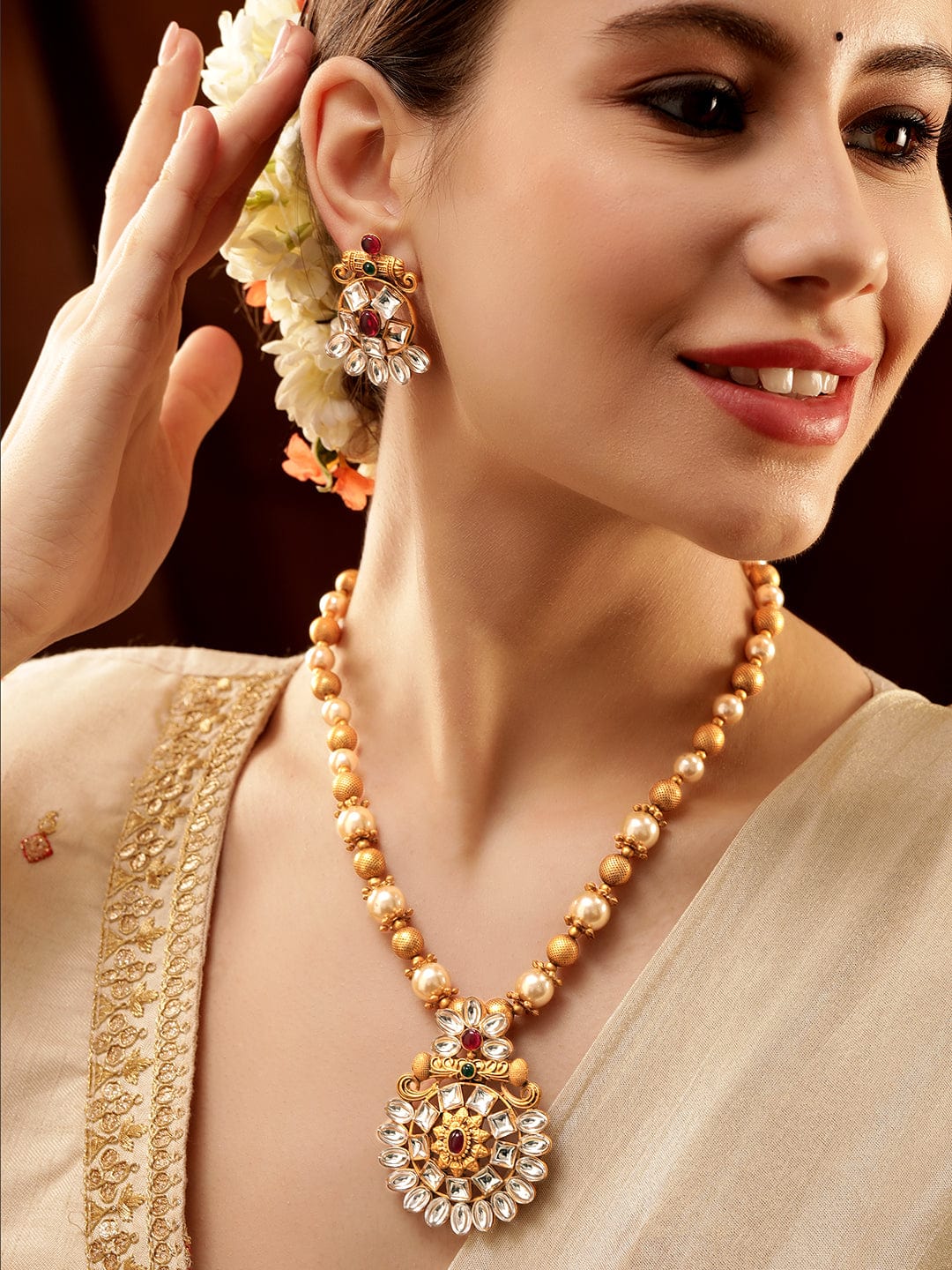 Vintage Tales of Tradition Necklace Set Gold