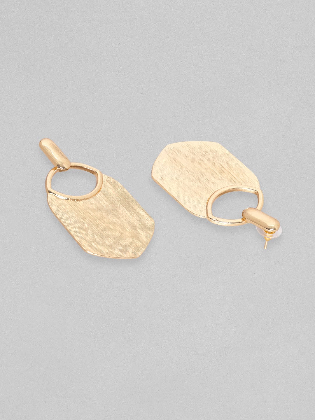 【Rubans】 Voguish Gold Toned Textured Statement Tassel Earrings｜ヴォーギッシュ ゴールドトーン テクスチャード ステートメント タッセルイヤリング
