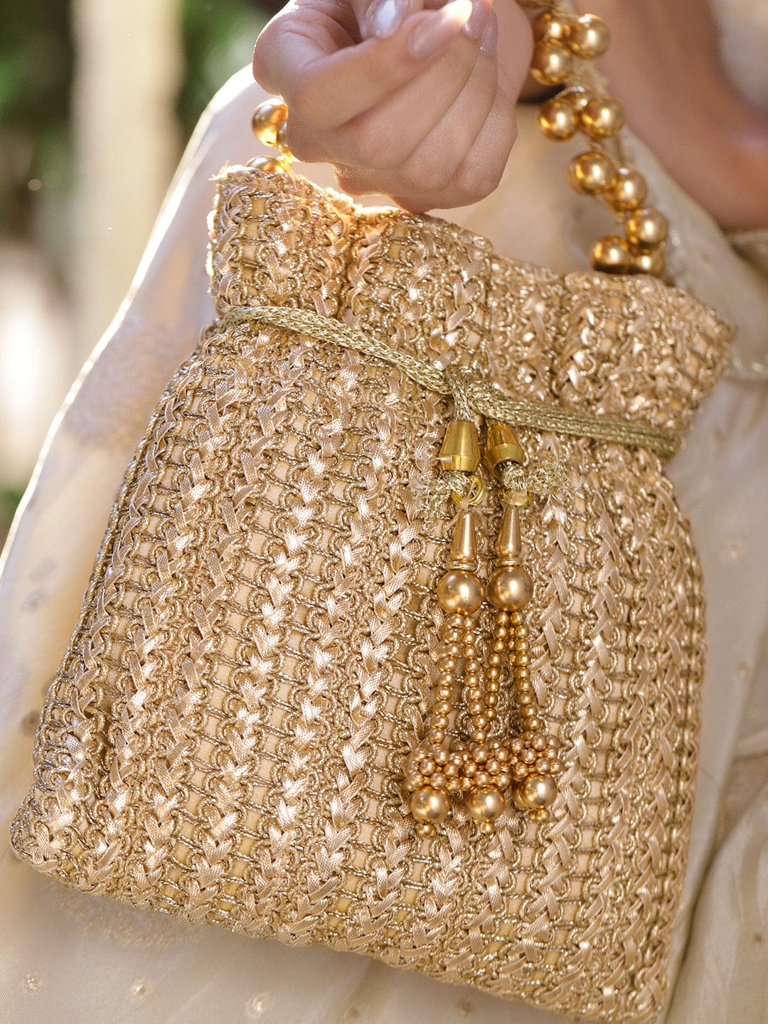 Rubans Gold-Toned Woven Metallic Potli Bag with Golden Bead Handle & Tassel Detailing フリーサイズ