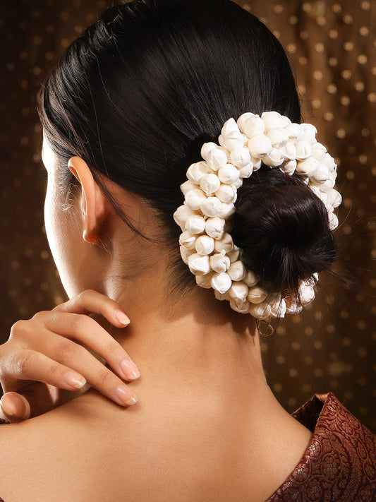 【Rubans】 Handcrafted White Faux Flower Hair Bun Accessory with Golden Thread Detailing｜ホワイト フェイクフラワー ヘアバン アクセサリー ゴールドスレッド