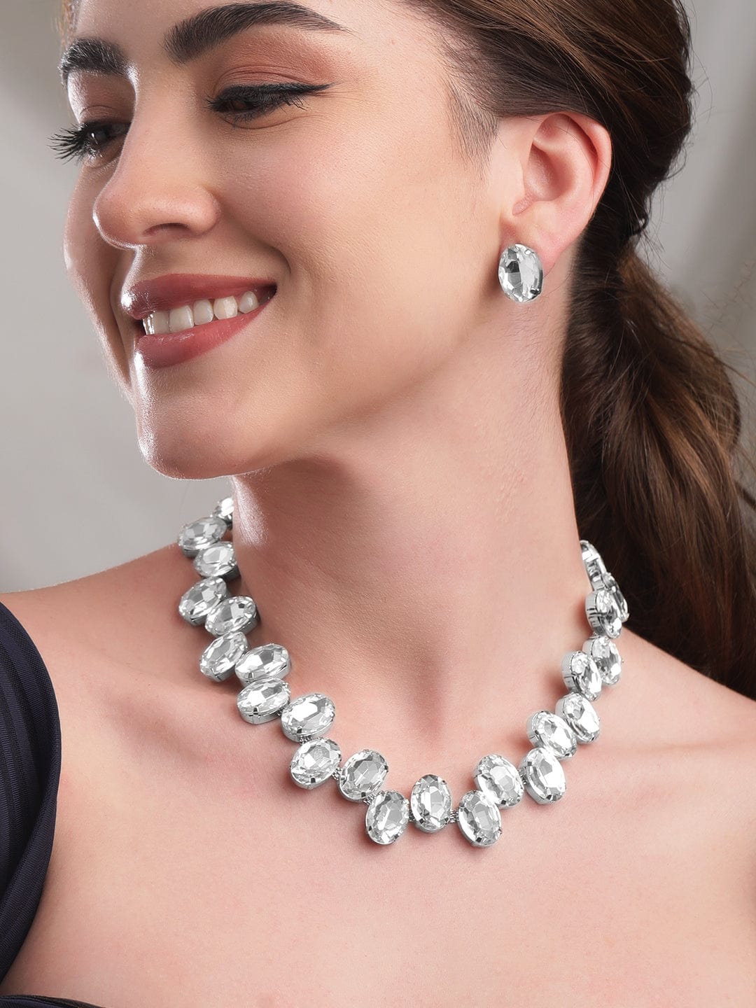 Waves of Wisdom White Crystal necklace set Silver