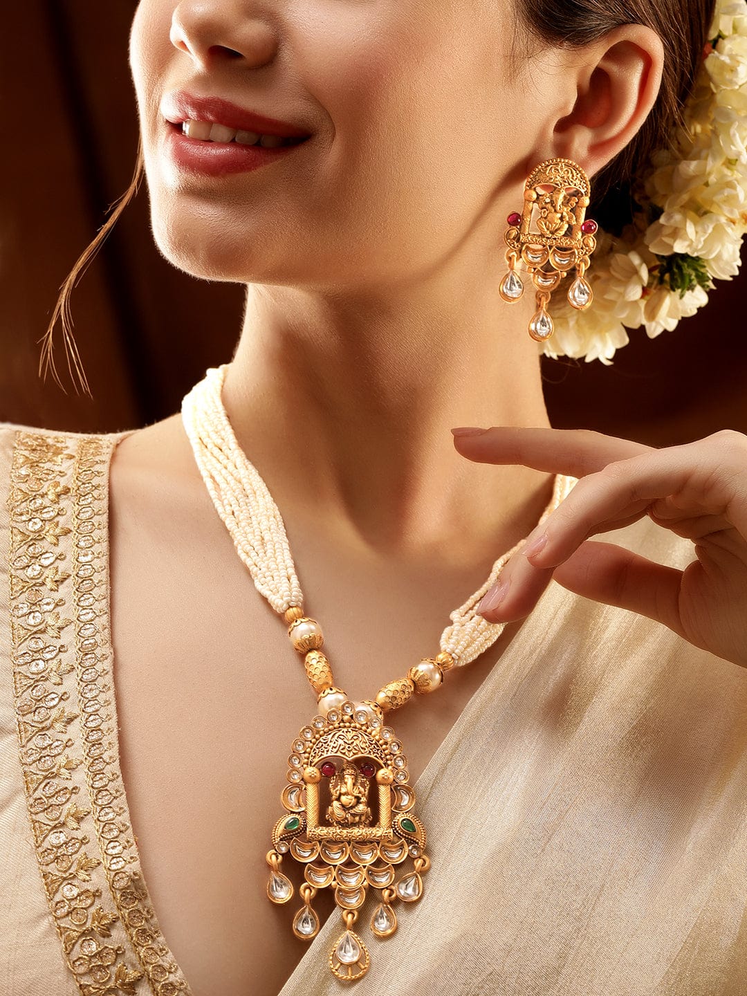 Lord Ganeha Beautiful Temple Necklace Set Gold