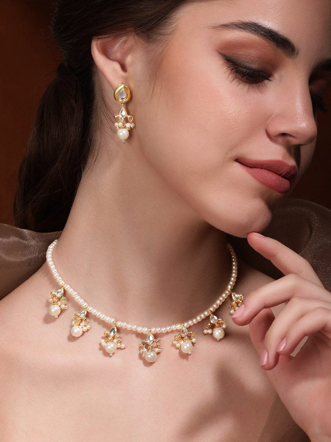 Chic Ivory Glow Pearl Necklace Set Gold