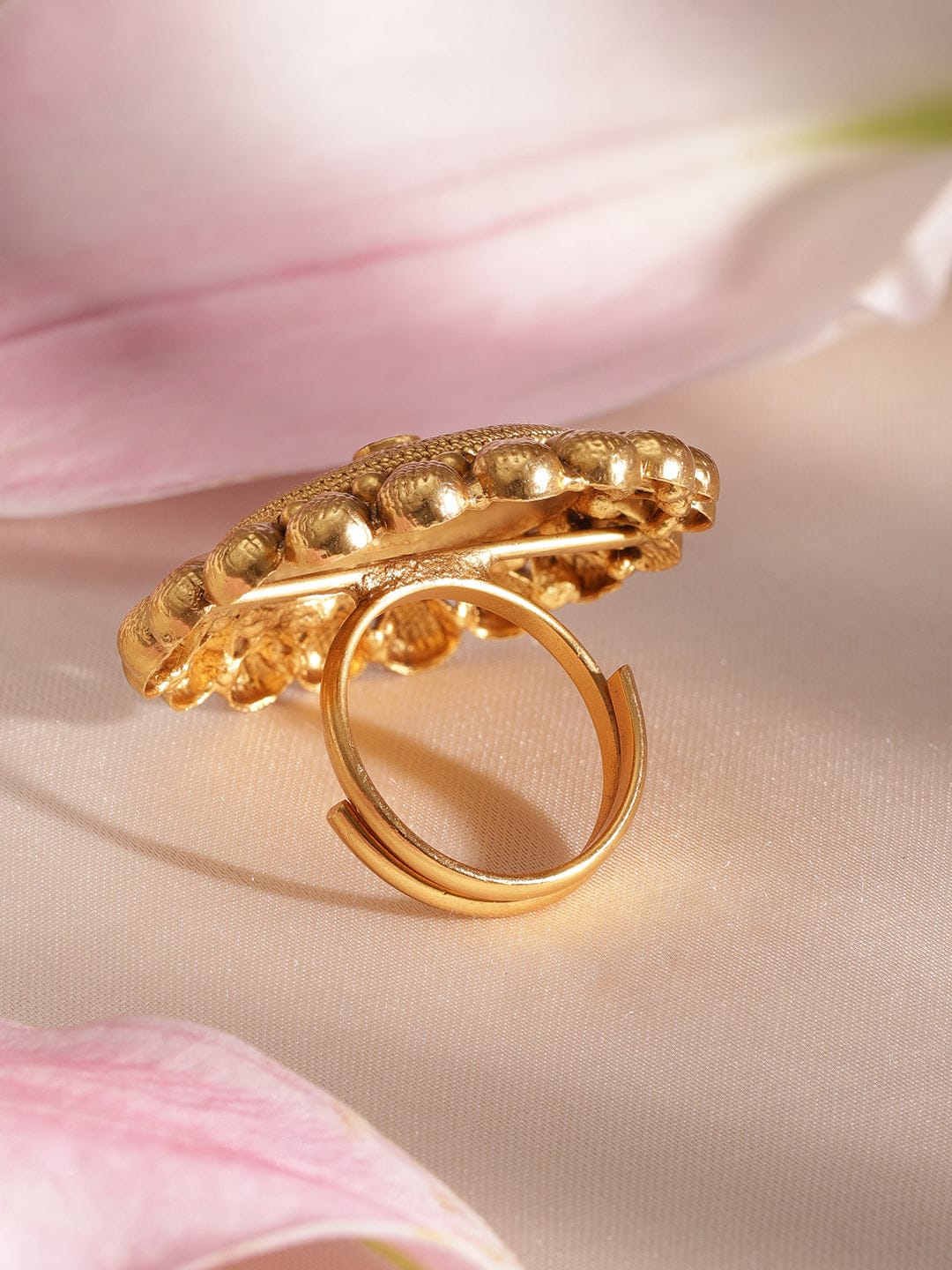 Rubans Opulent Elegance: 22K Gold-Plated Statement Rings for Timeless Style Gold