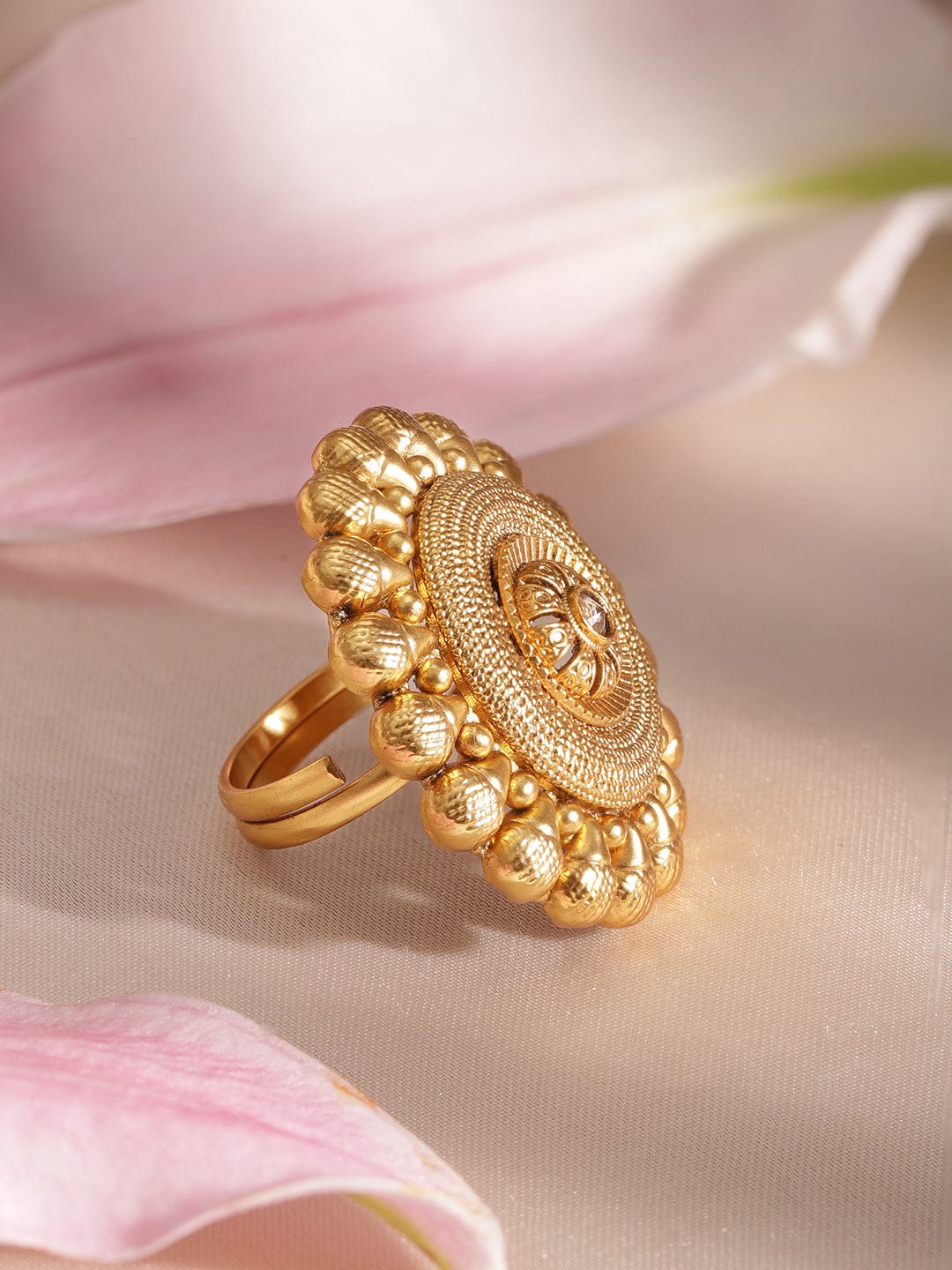 Rubans Opulent Elegance: 22K Gold-Plated Statement Rings for Timeless Style Gold