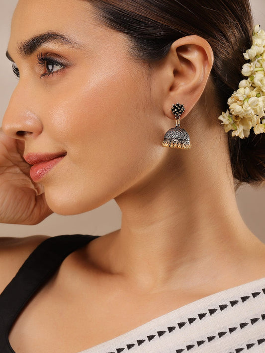 【Rubans】 Oxidized Silver-Plated Dual-Tone Jhumka Earrings with Gold Beaded Drops｜オキシダイズドシルバー デュアルトーン ジュムカイヤリング ゴールドビーズドロップ
