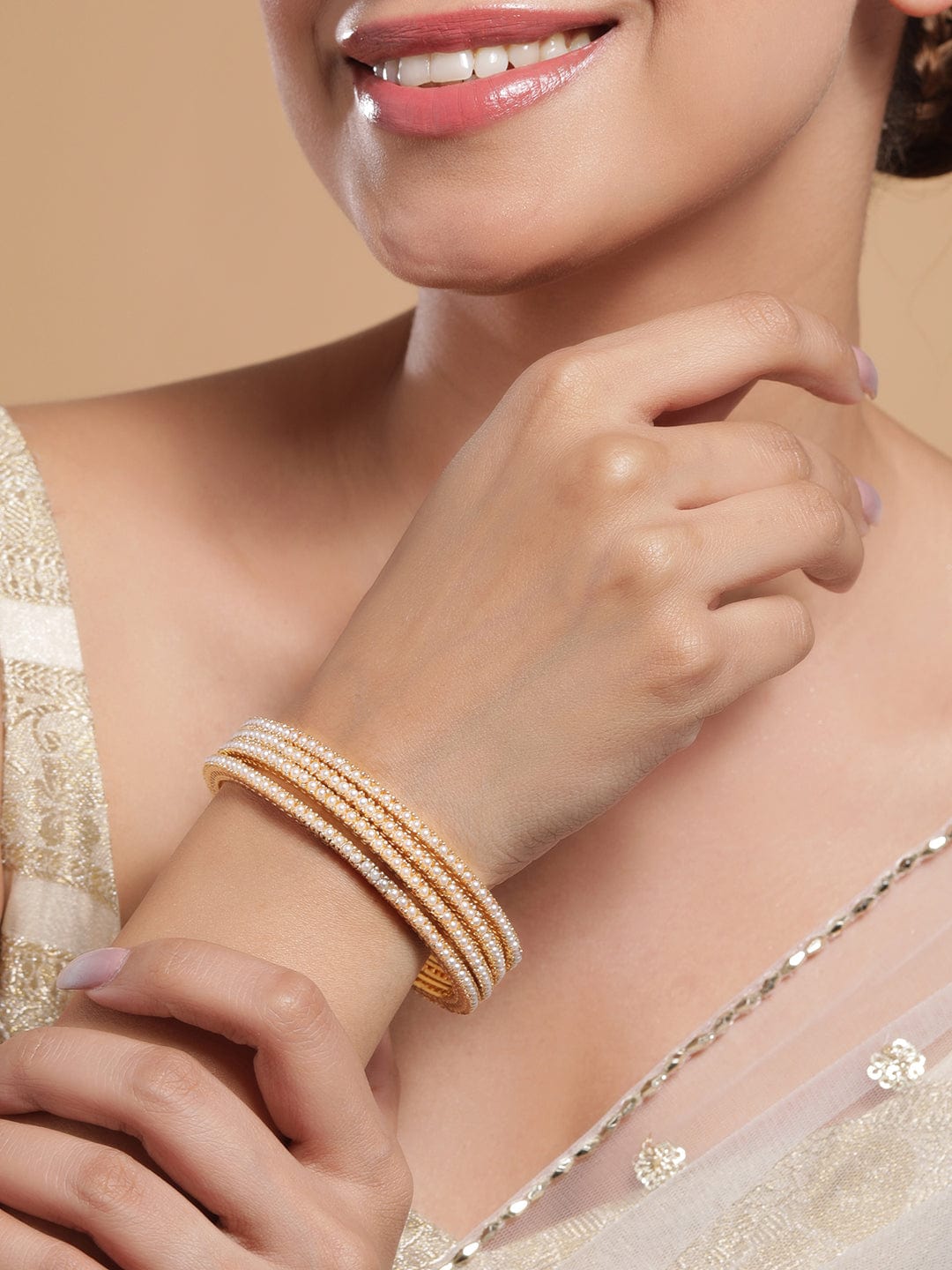 Minimal Whisper Pearl Bangles 2.6 - Medium