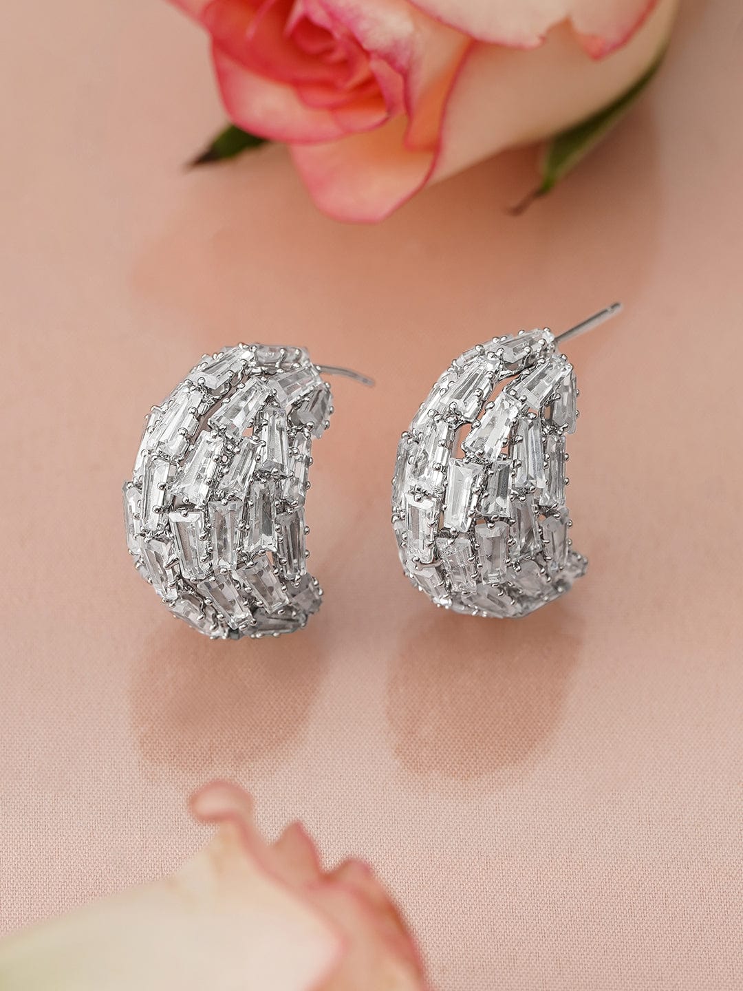 【Rubans】 Urban Curve Statement Crystal Hoops｜ロジウムメッキ バゲットカット ジルコニア ステートメント ハーフフープイヤリング