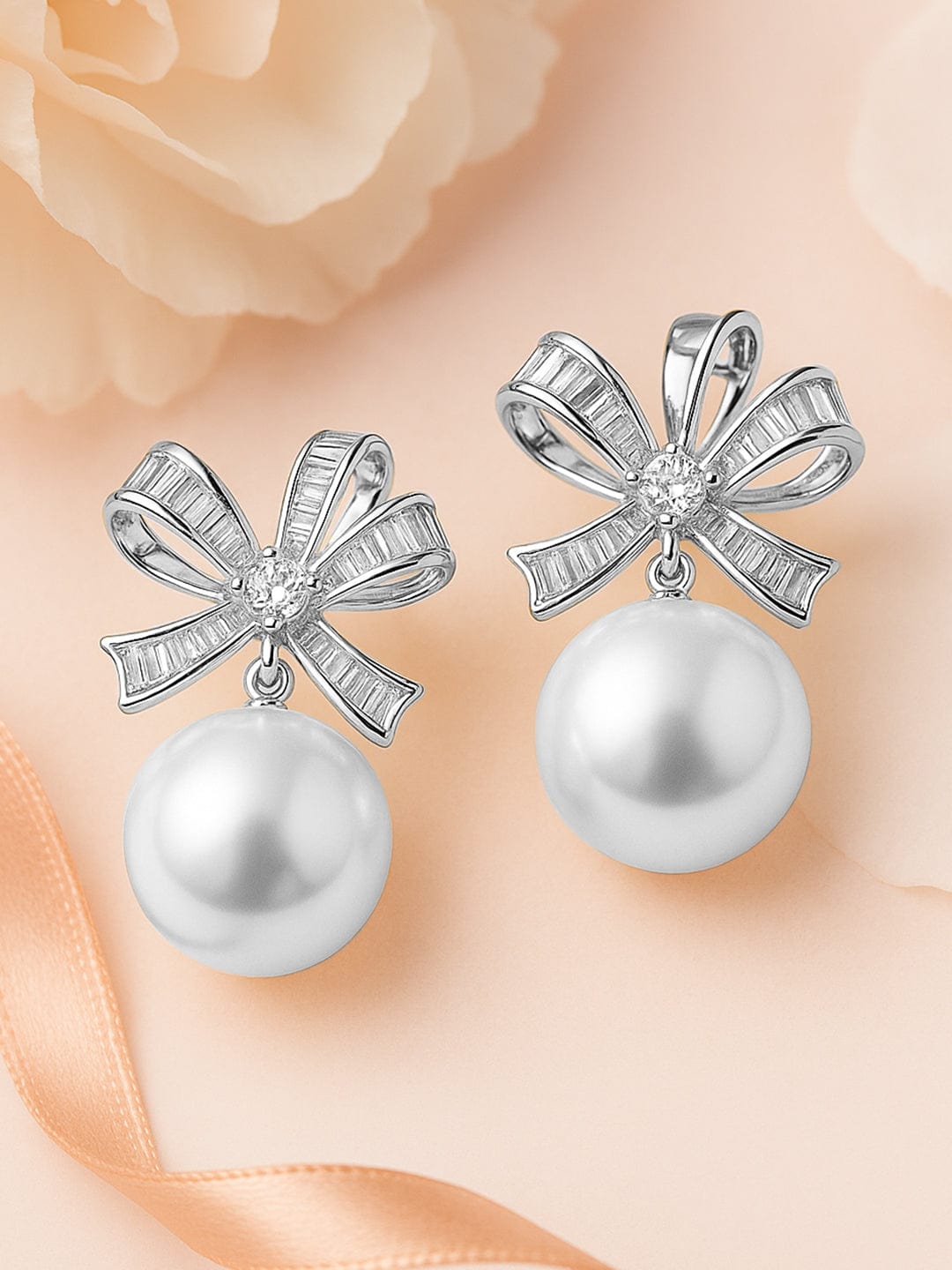 Soft Petal Pearl Studs Silver
