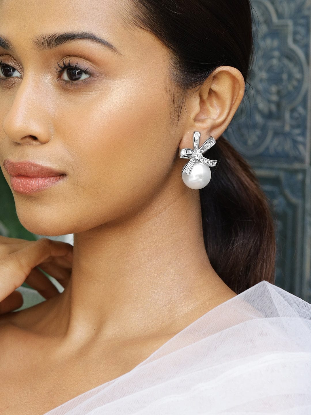 Soft Petal Pearl Studs Silver