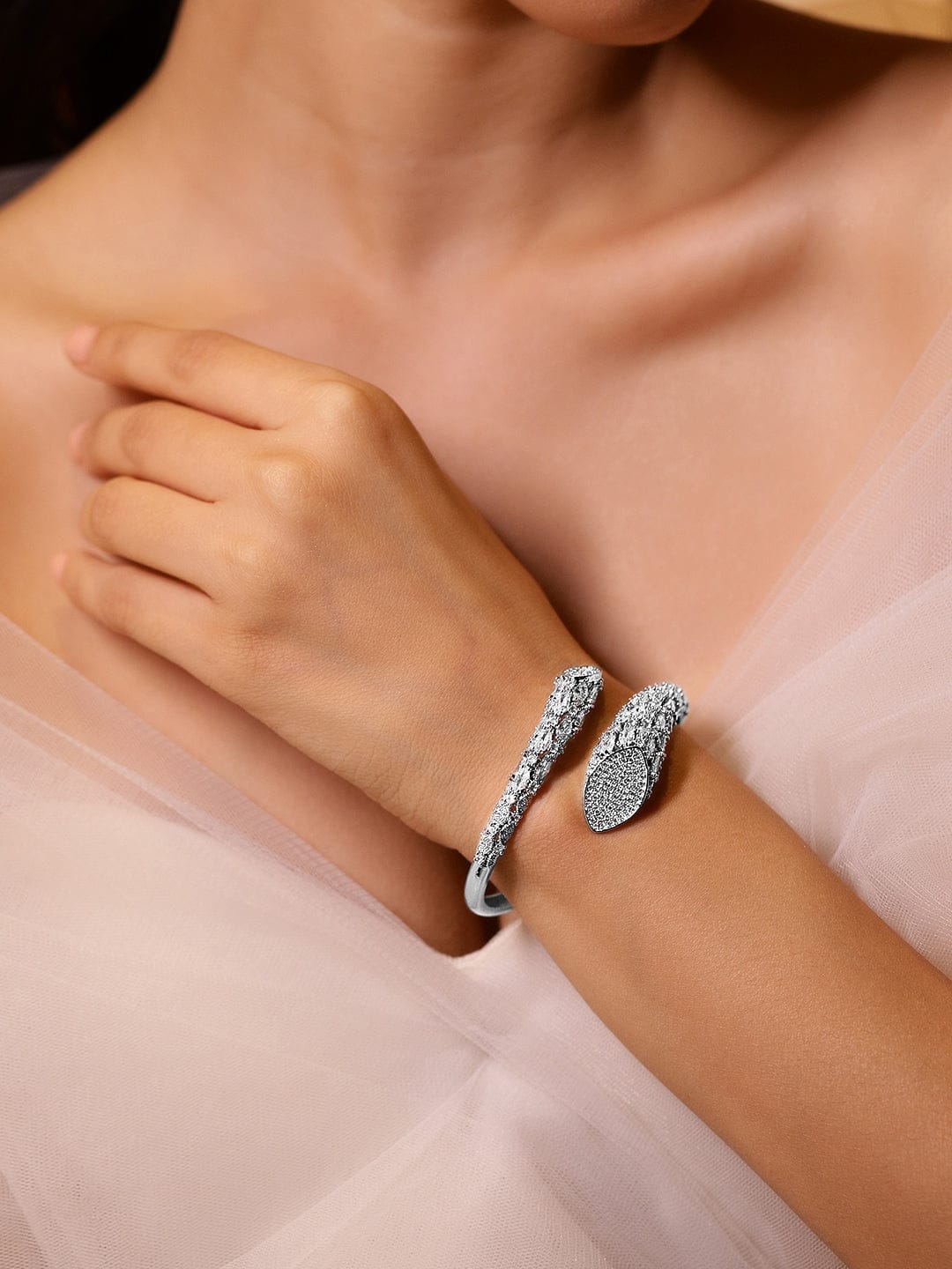 Rubans Rhodium-Plated Cubic Zirconia Studded Adjustable Openable Bracelet フリーサイズ