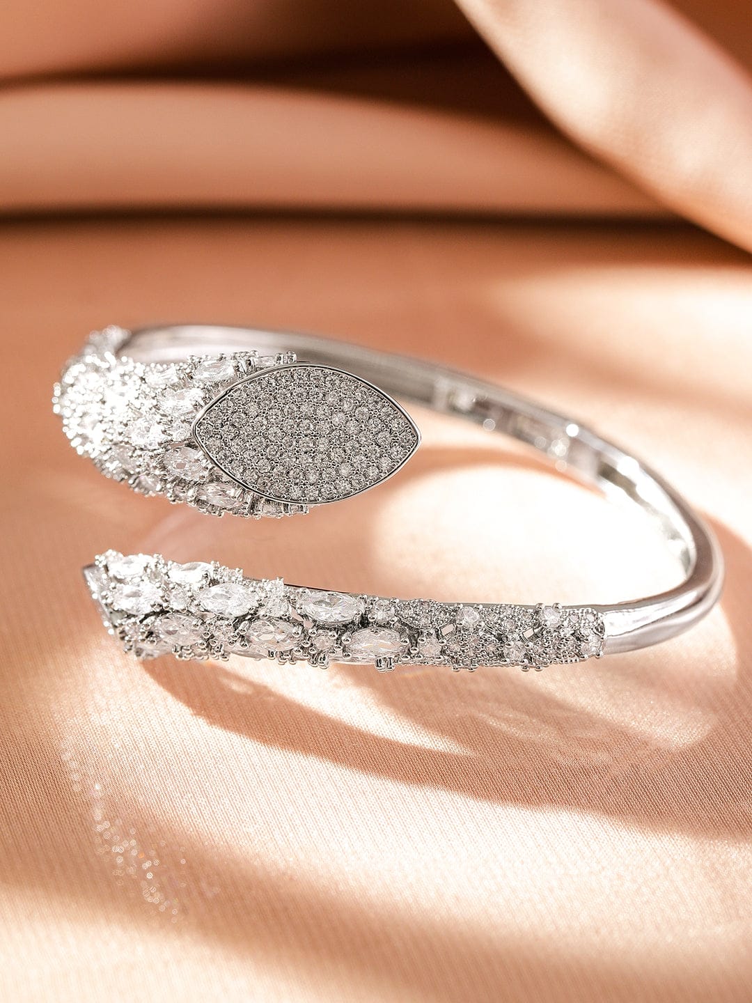 Rubans Rhodium-Plated Cubic Zirconia Studded Adjustable Openable Bracelet フリーサイズ
