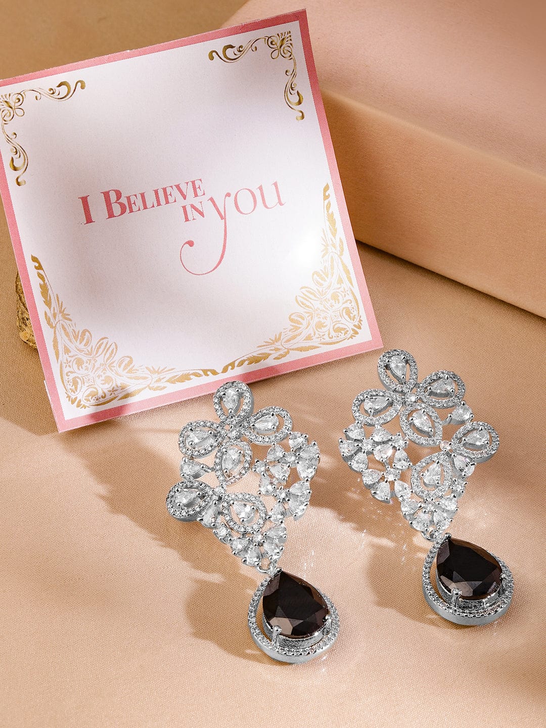 Red Carpet Ready Black Crystal Earrings フリーサイズ