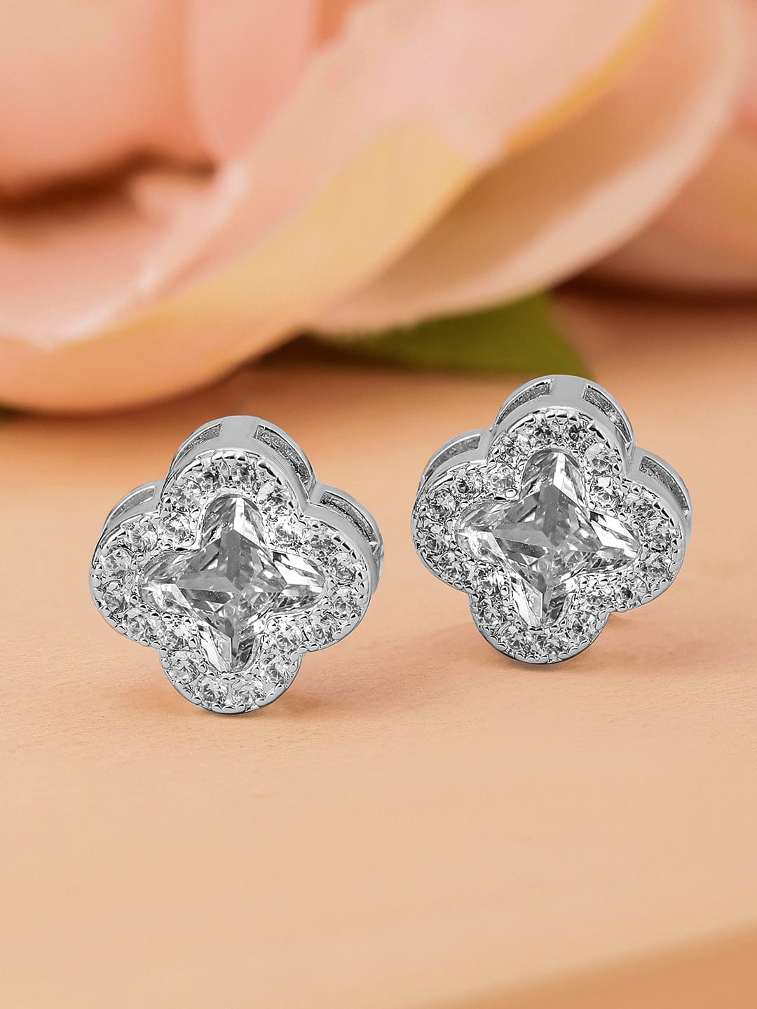 【Rubans】 Clover Tales in Silver Light Studs｜クローバー シルバーライト キュービックジルコニア スタッドイヤリング