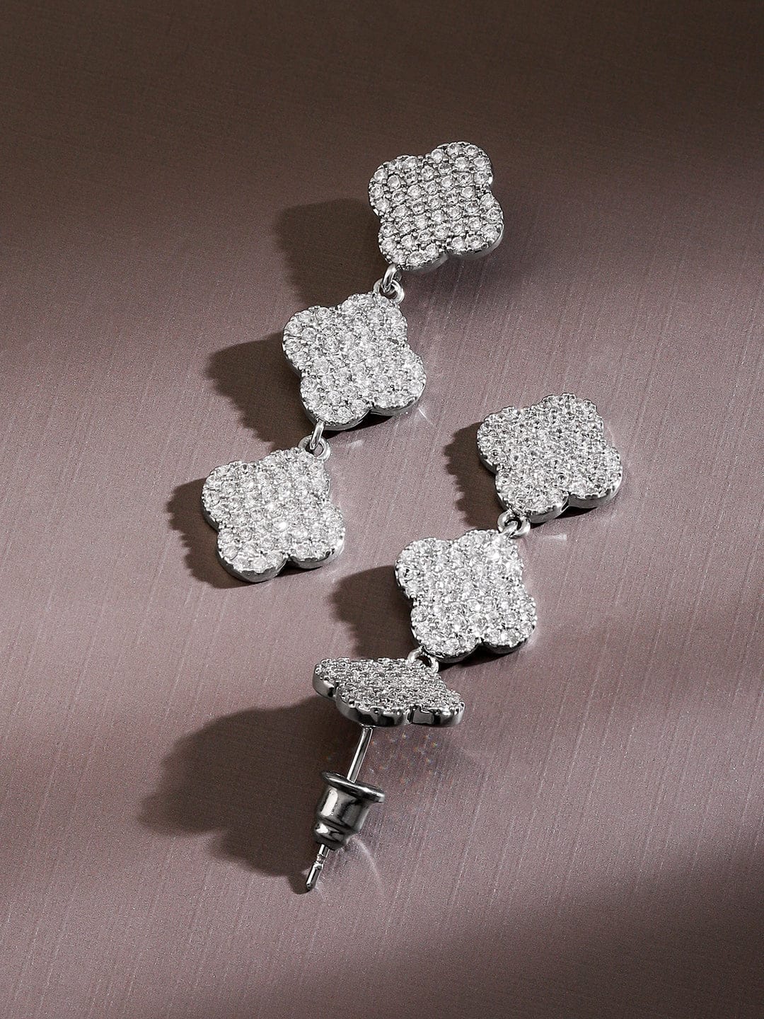 Shimmering Clover of Fortune Drops Silver