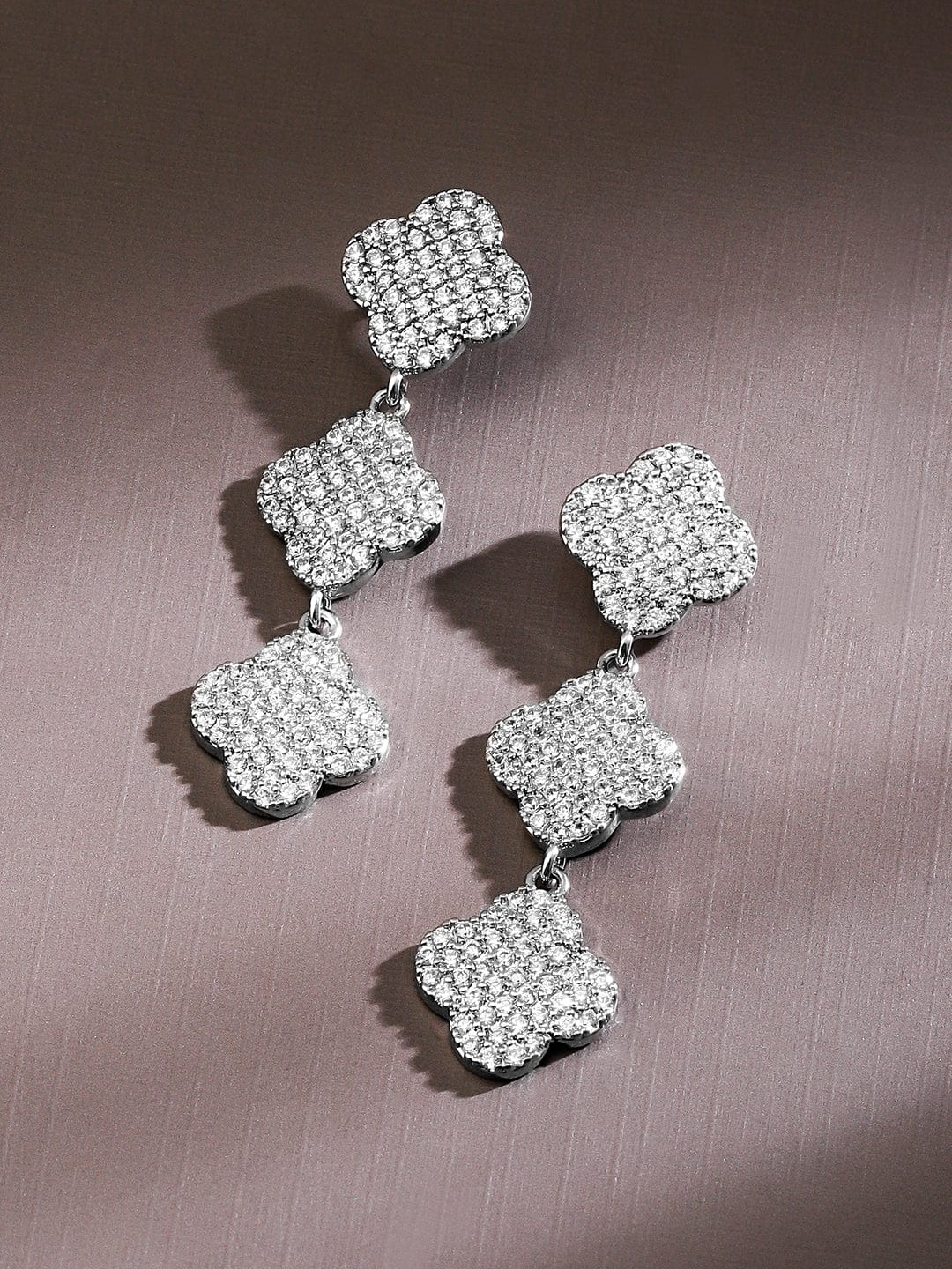 Shimmering Clover of Fortune Drops Silver
