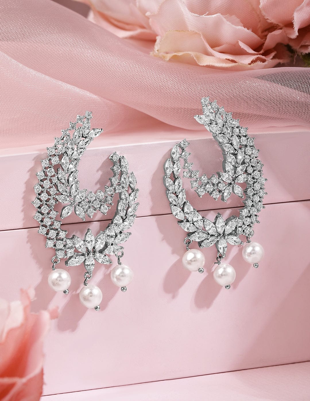 Moonrise CZ Sparkle Pearl Crescent Drops フリーサイズ