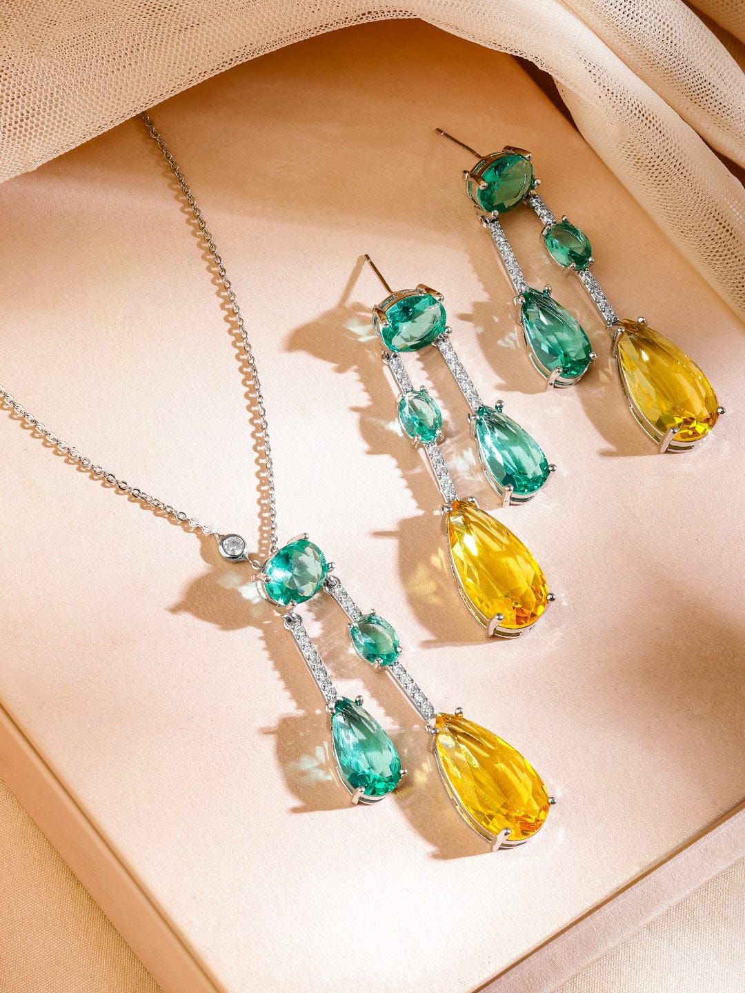 Emerald Green & Yellow American Diamond Zirconia Contemporary Necklace Set フリーサイズ