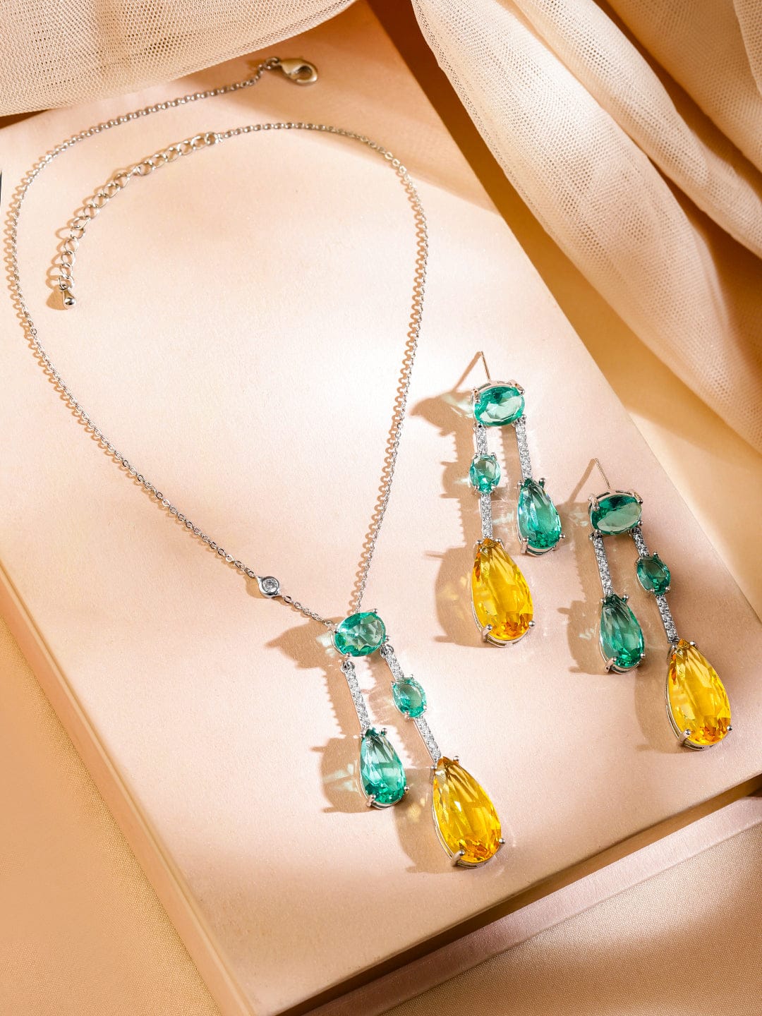Emerald Green & Yellow American Diamond Zirconia Contemporary Necklace Set フリーサイズ