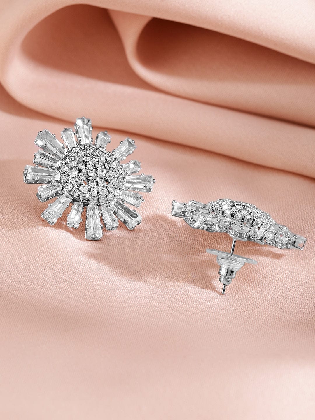 【Rubans】 Sparkling Flower Crystal Studs｜ロジウムメッキ ジオメトリック キュービックジルコニア スタッドイヤリング
