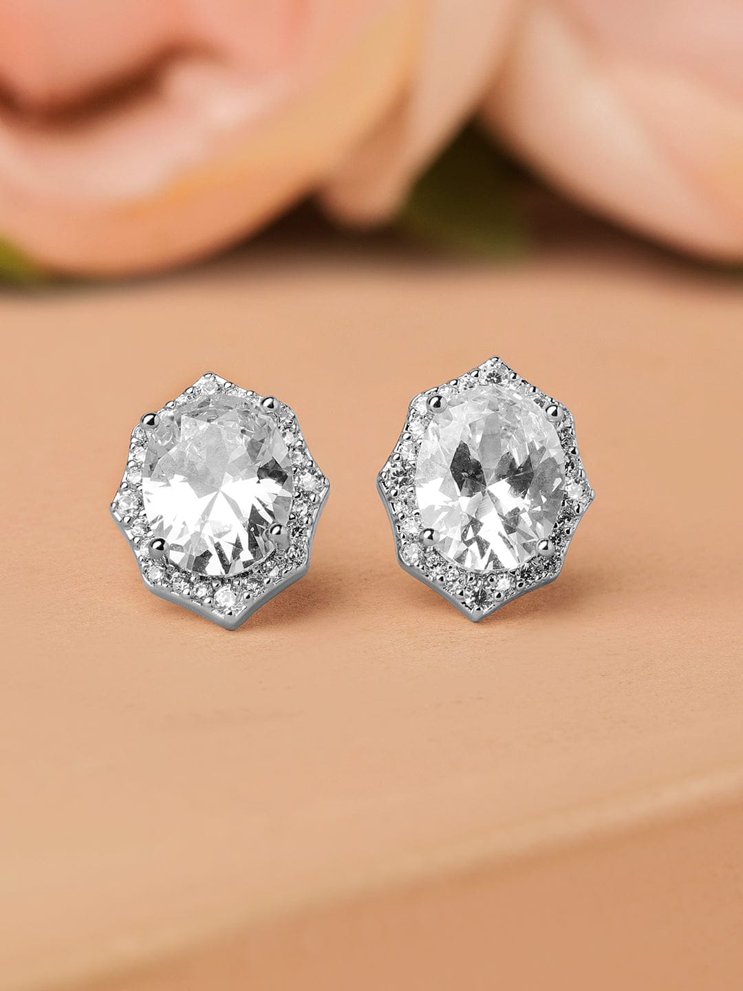 Oval American Diamond Zirconia Stud Earrings フリーサイズ