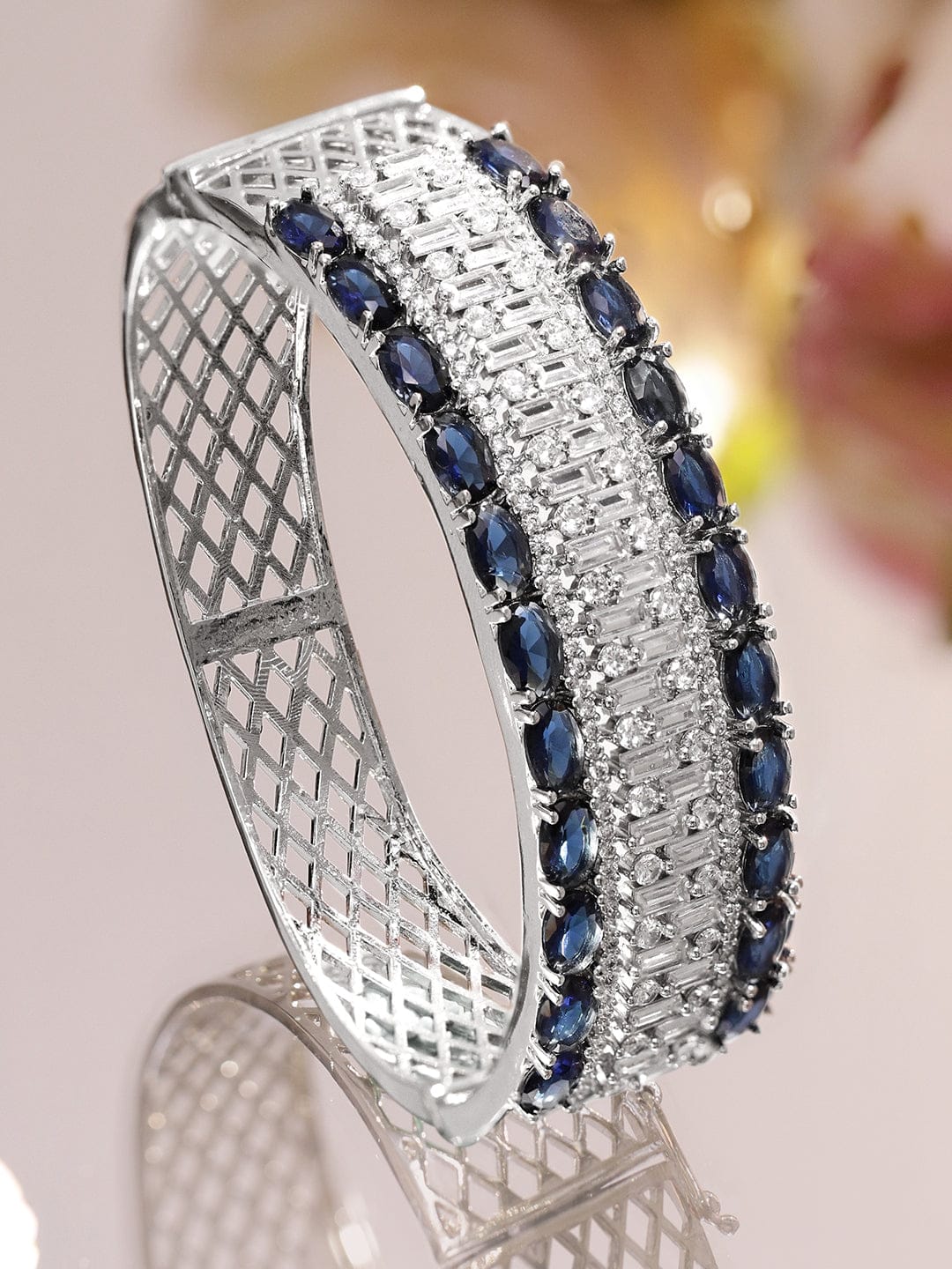 Blue Sapphire Studded Silver Bracelet フリーサイズ