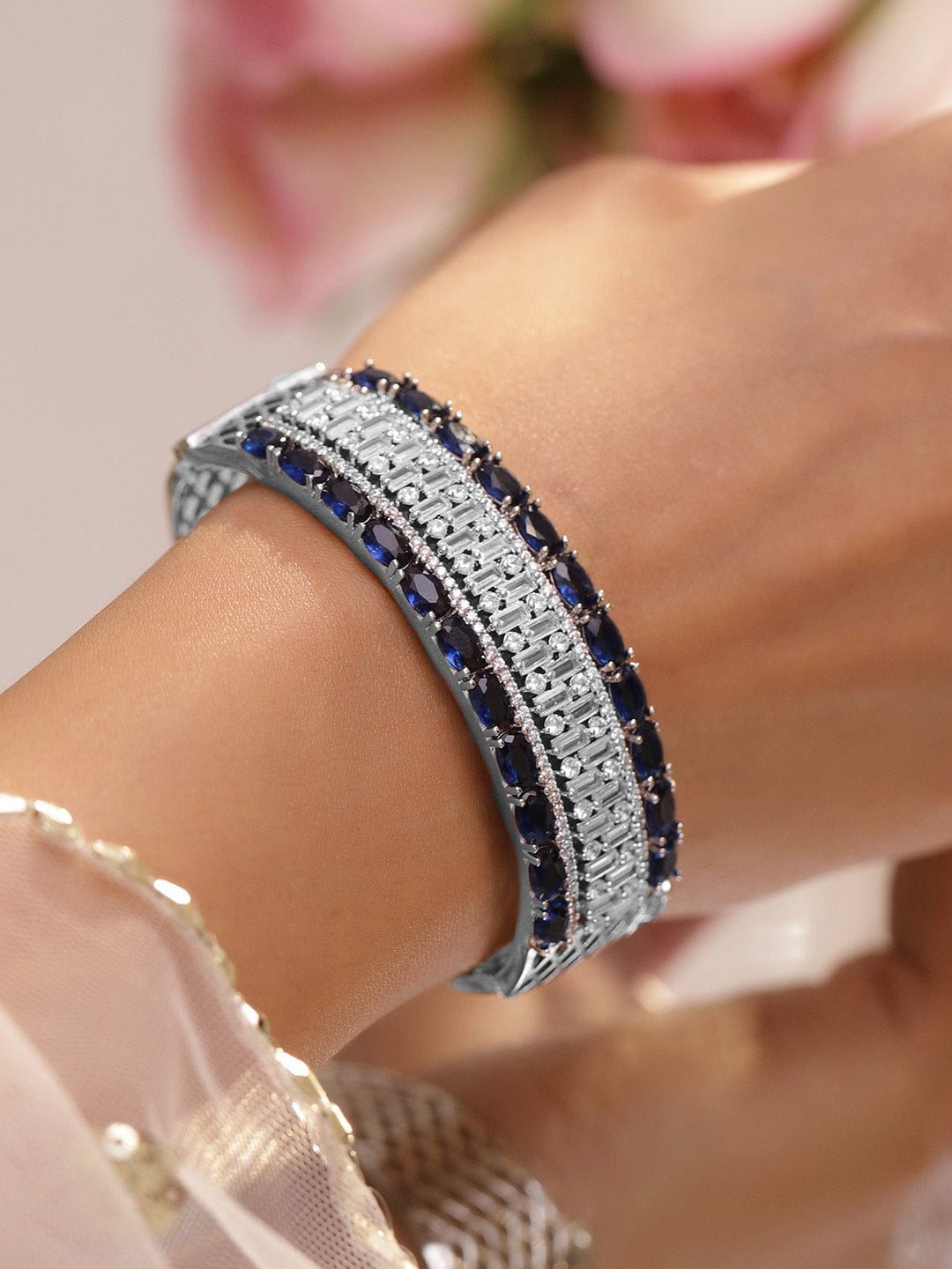 Blue Sapphire Studded Silver Bracelet フリーサイズ