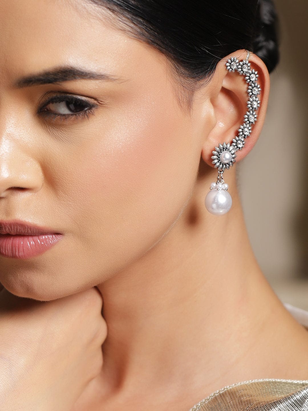 Oxidised Ear cuff With Pearl Drops フリーサイズ
