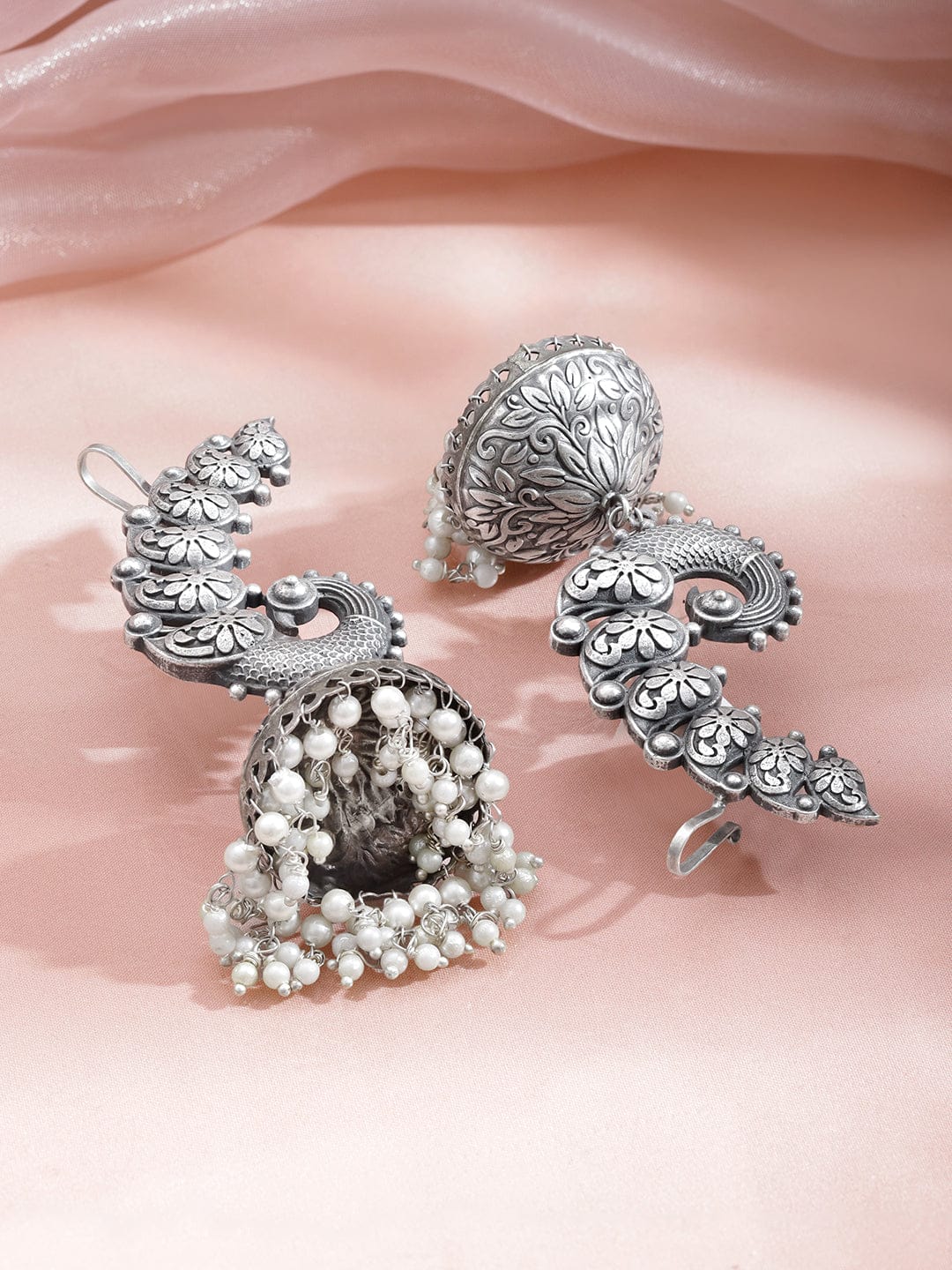 Divya Mor with Pearl Cuff Jhumka フリーサイズ