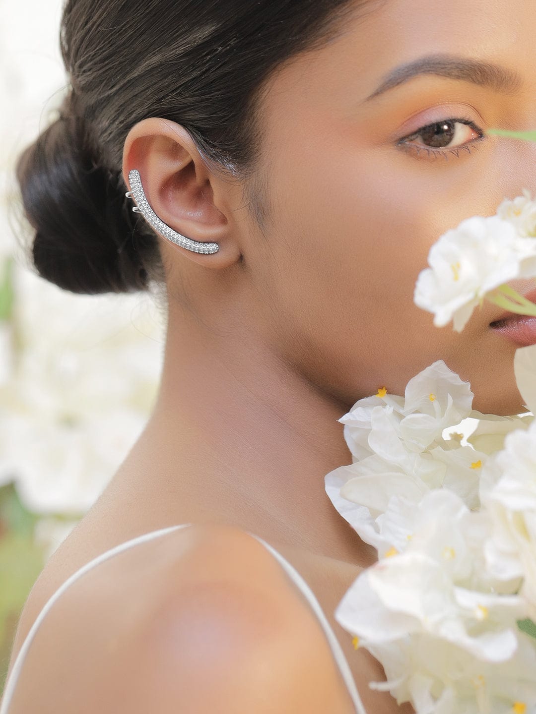 【Rubans】 American Diamond Zirconia Sleek Ear Cuff (1 piece)｜アメリカンダイヤモンド ジルコニア スリーク イヤーカフ（片耳用・ステンレススチール・防水）