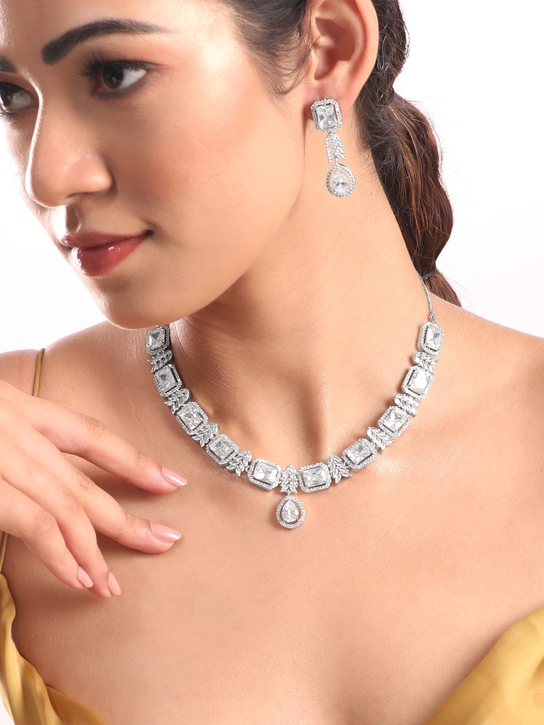 【Rubans】 Rhodium Plated Zirconia Studded Party Wear Necklace Set｜ロジウムメッキ ジルコニア パーティー ネックレスセット