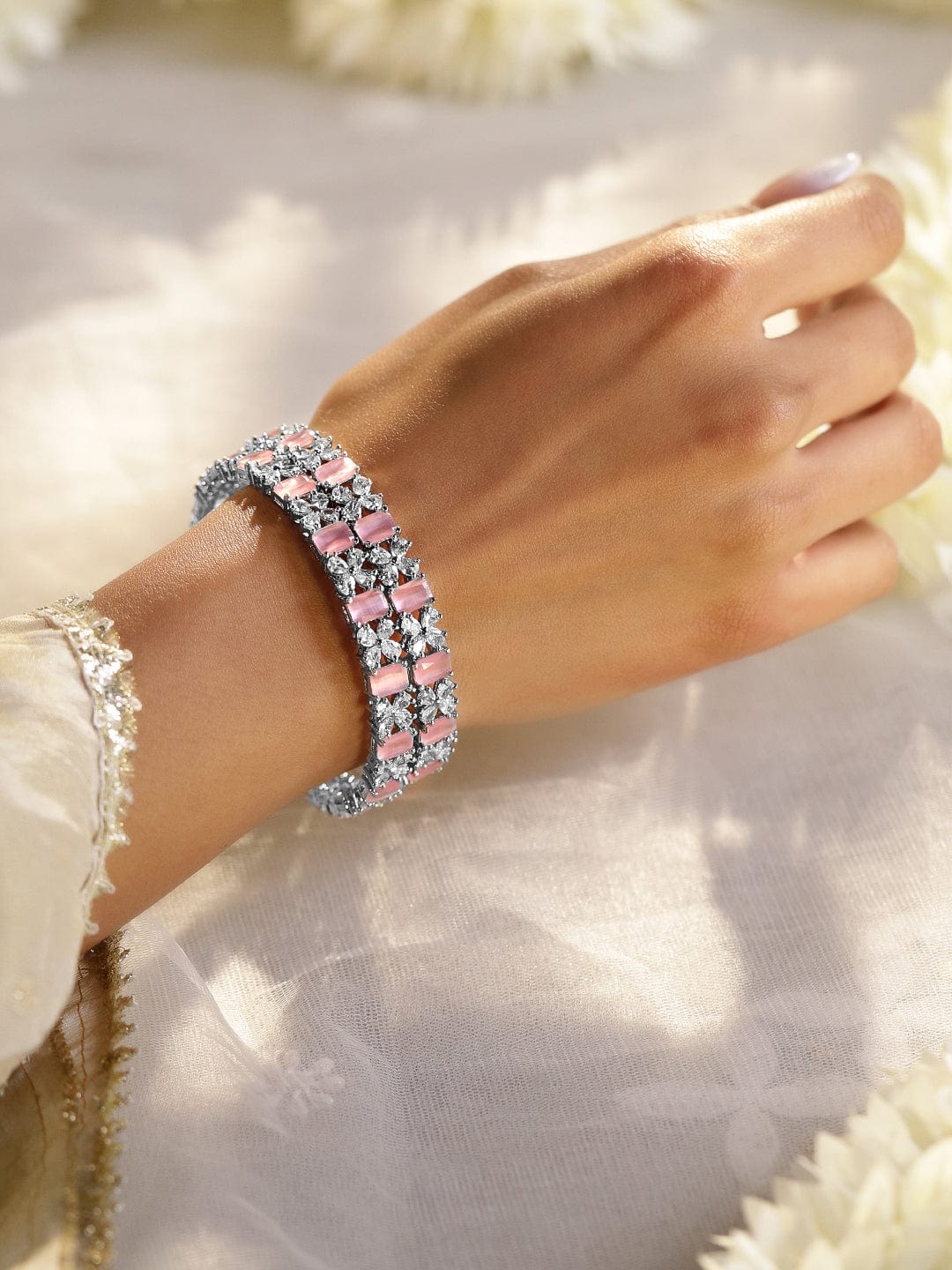 【Rubans】 Set of 2 Rhodium-Plated Pastel Pink & White Cubic Zirconia Studded Bangles｜ロジウムメッキ パステルピンク＆ホワイト ジルコニア バングル 2本セット｜2.8 - Large