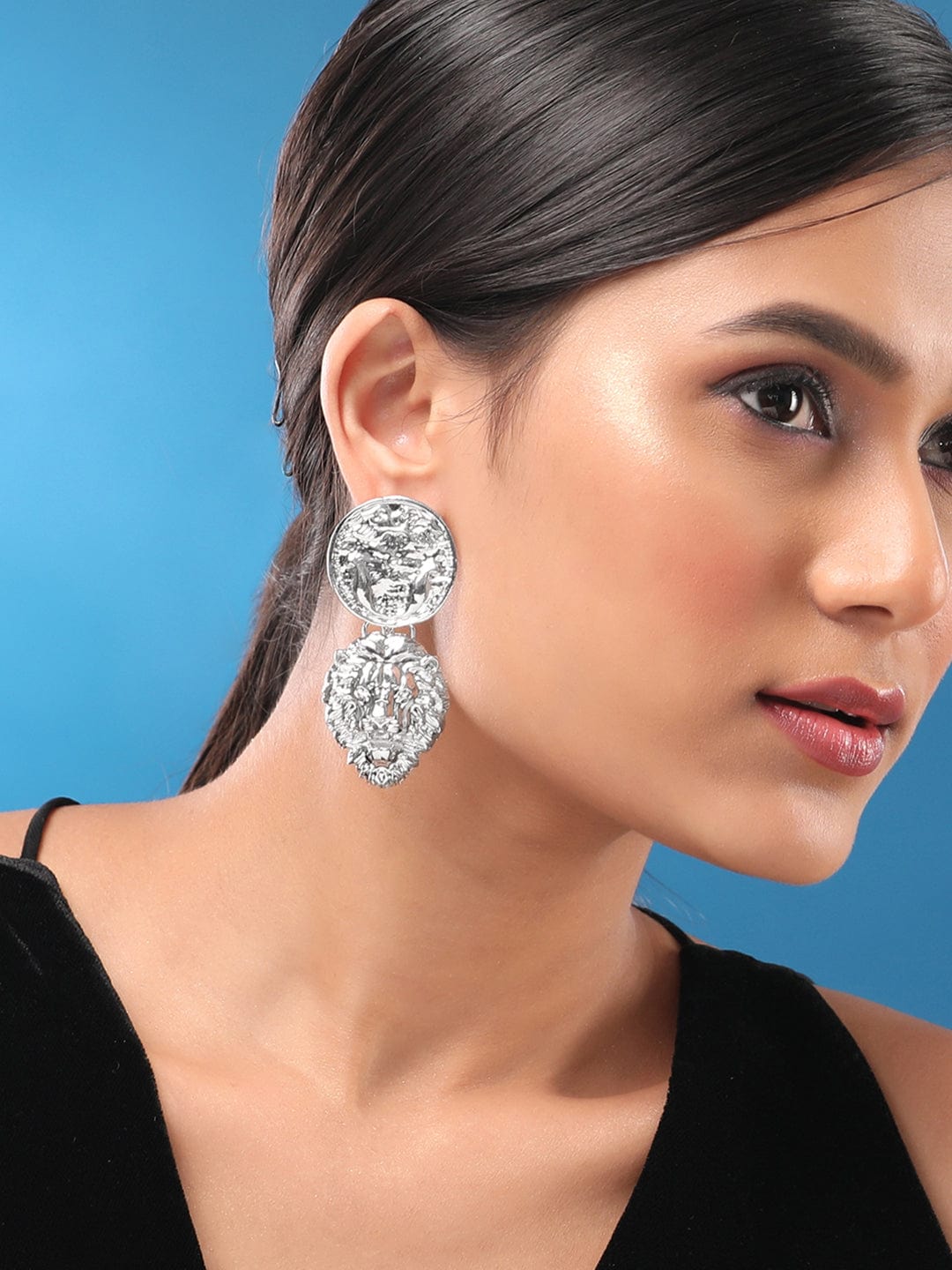 【Rubans】 Silver Toned Coin & Lion Statement Dangle Earrings｜シルバートーン コイン＆ライオン ステートメント ダングルイヤリング