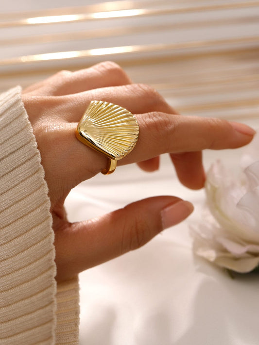 Rubans Voguish 18K Gold-Plated Adjustable Shell Motif Finger Ring Gold