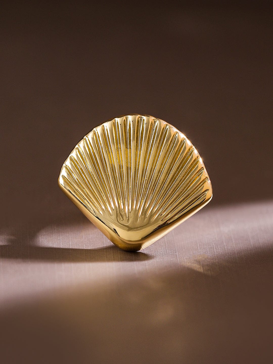 Rubans Voguish 18K Gold-Plated Adjustable Shell Motif Finger Ring Gold