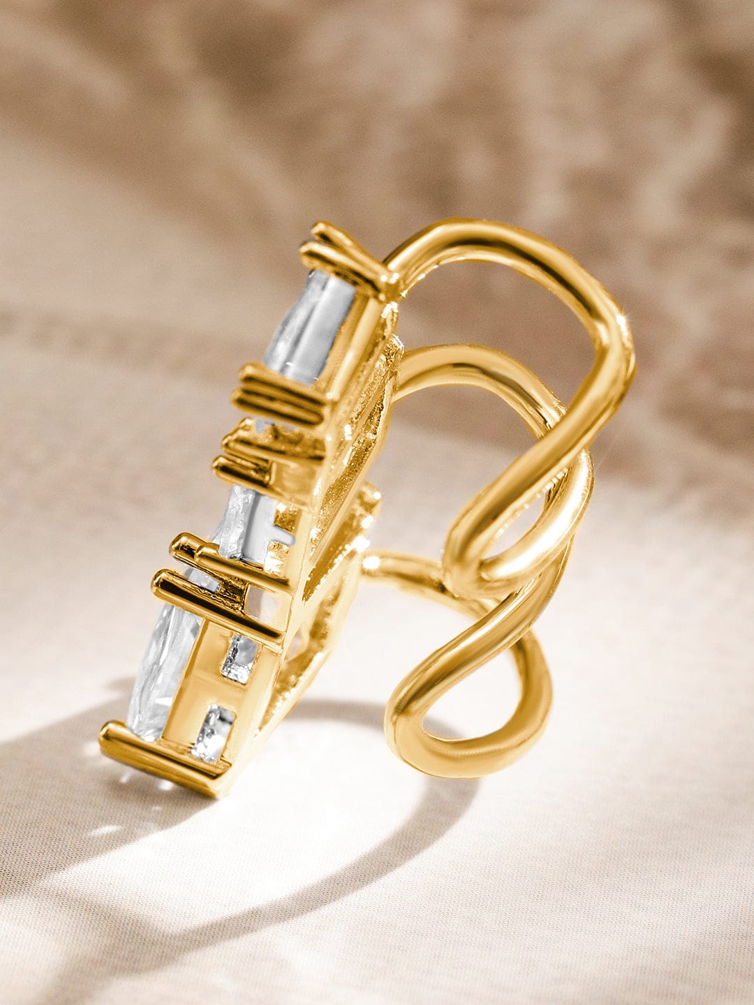 Gold Toned Clear Cubic Ear Cuff フリーサイズ