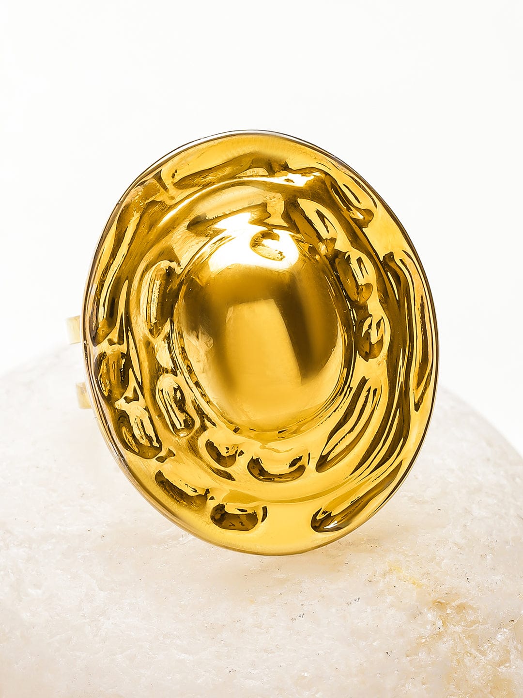 Textured Gold Toned Statement Ring フリーサイズ