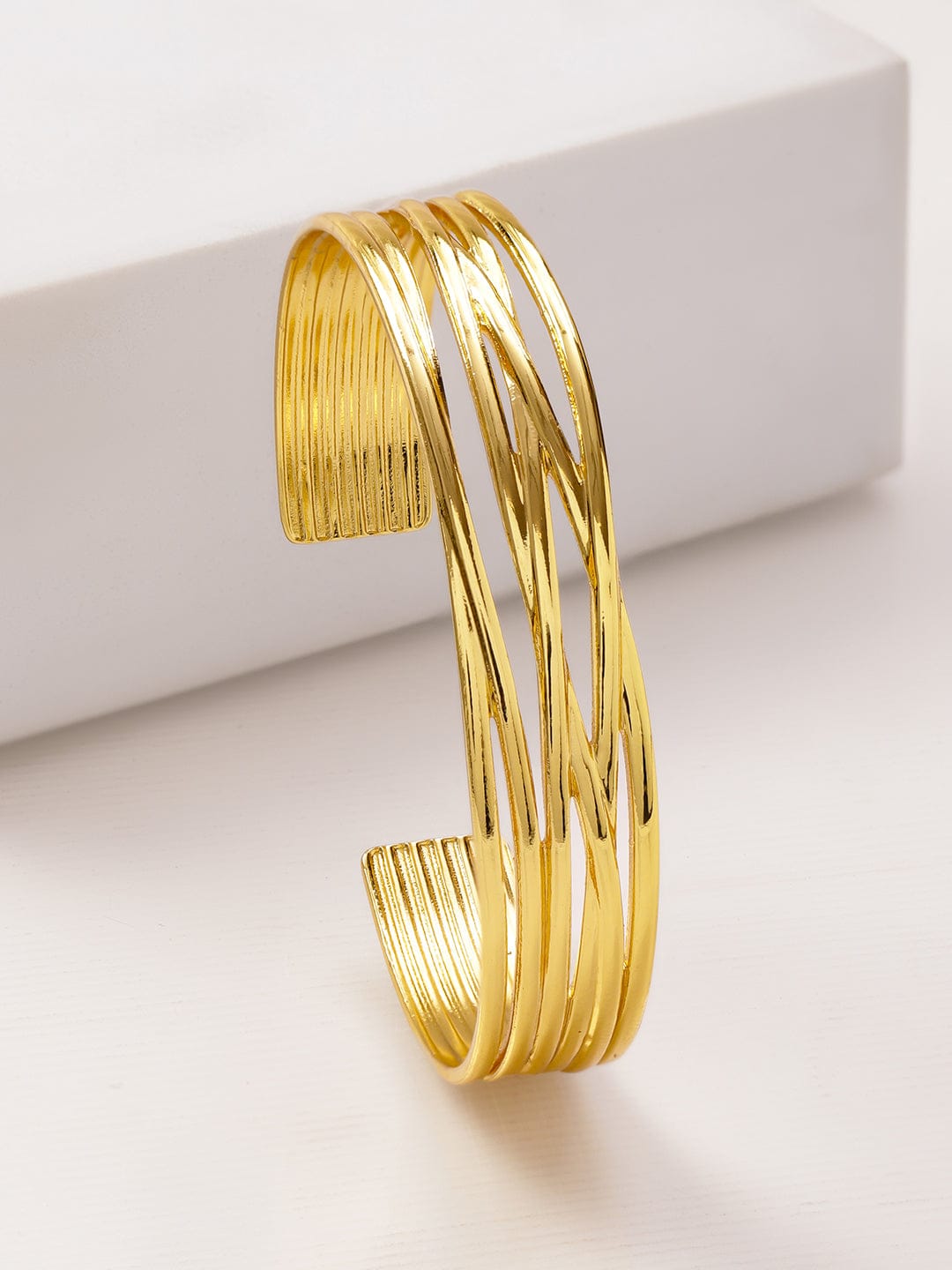 Bold Open Cuff Golden Bracelet フリーサイズ