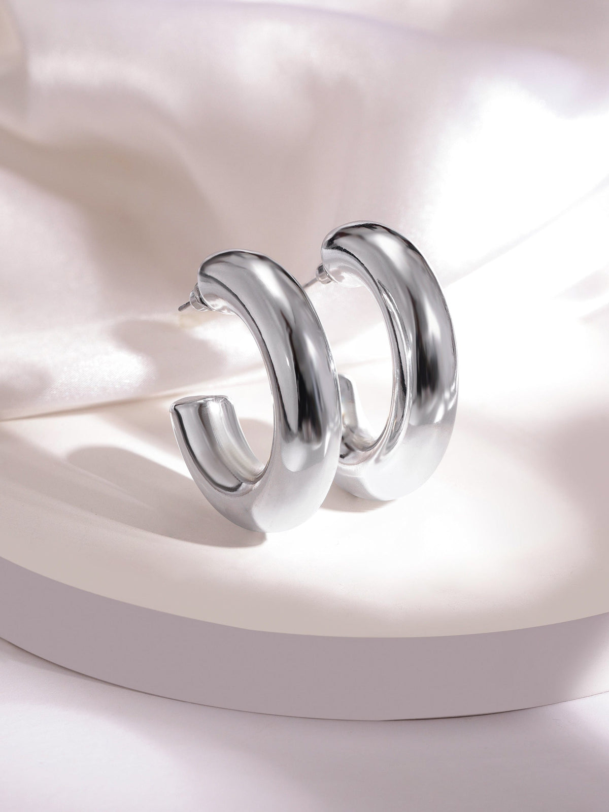 【Rubans】 Rhodium Plated Circular Hoop Earrings｜ロジウムメッキ サーキュラー フープイヤリング