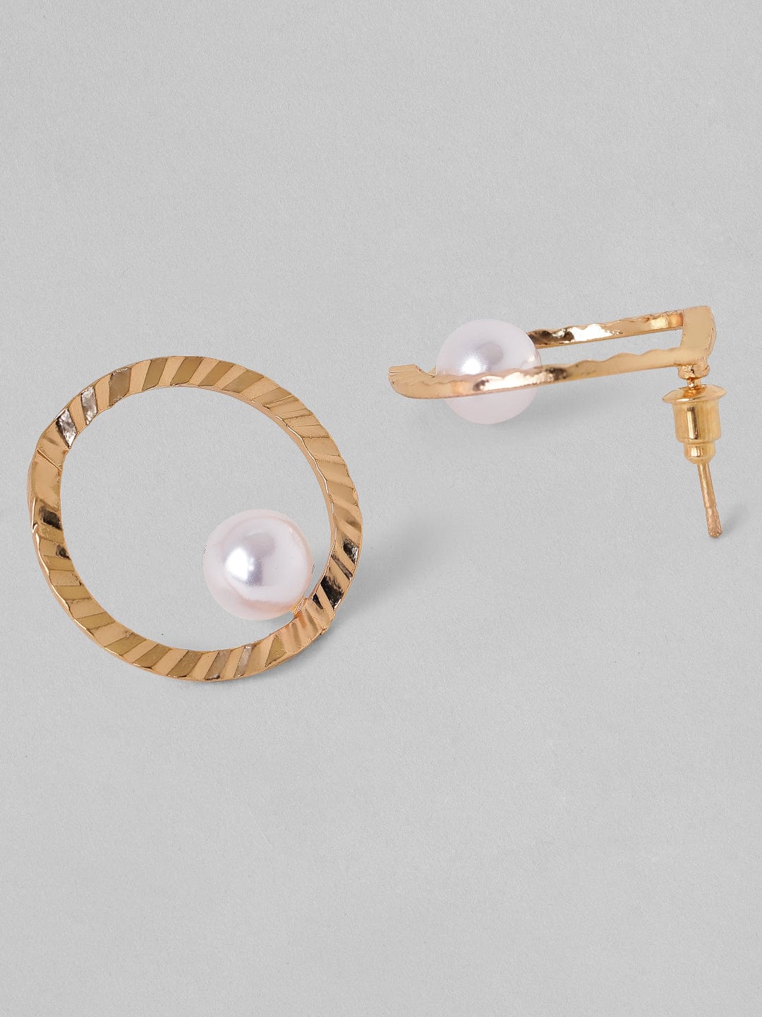 【Rubans】 Voguish Set of 2 Gold Toned Pearl Studded Earrings｜ヴォーギッシュ ゴールドトーン パール イヤリング 2組セット