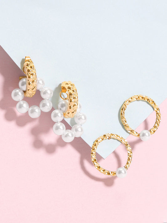 【Rubans】 Voguish Set of 2 Gold Toned Pearl Studded Earrings｜ヴォーギッシュ ゴールドトーン パール イヤリング 2組セット