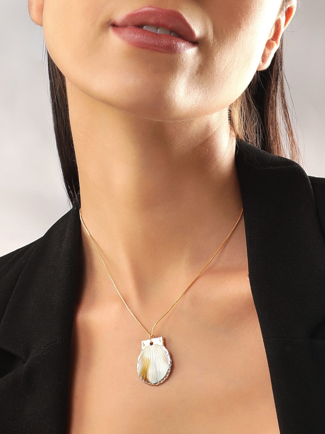 【Rubans】 Voguish Gold-Plated Circular Shaped Pendant With Chain｜ヴォーギッシュ ゴールドメッキ サークルペンダント チェーン付き