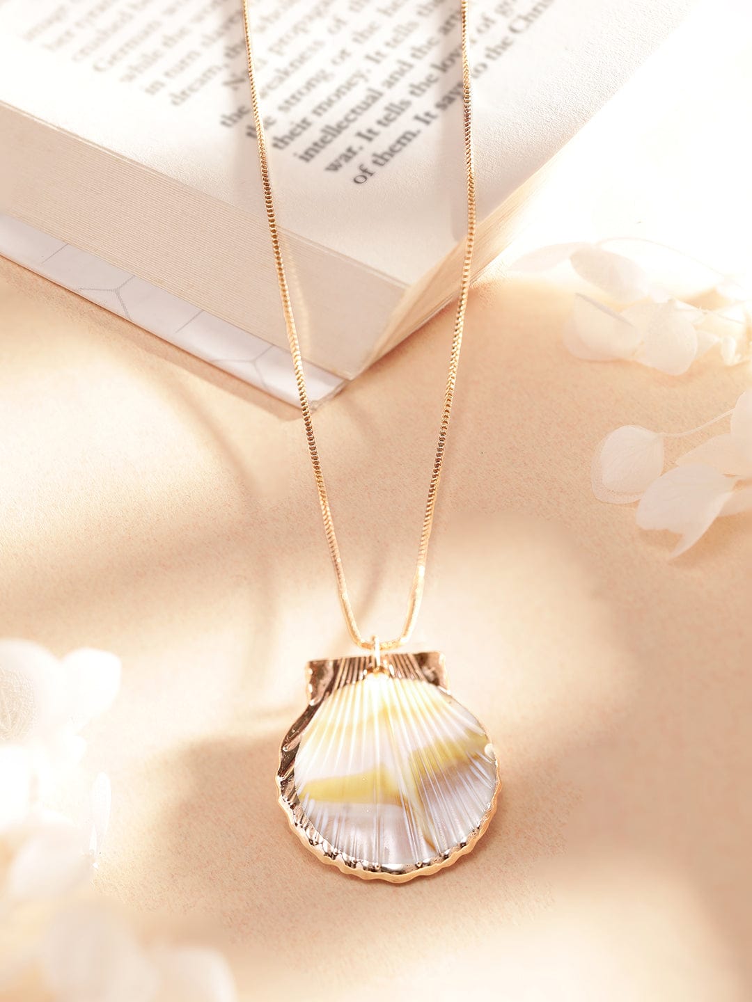 【Rubans】 Voguish Gold-Plated Circular Shaped Pendant With Chain｜ヴォーギッシュ ゴールドメッキ サークルペンダント チェーン付き