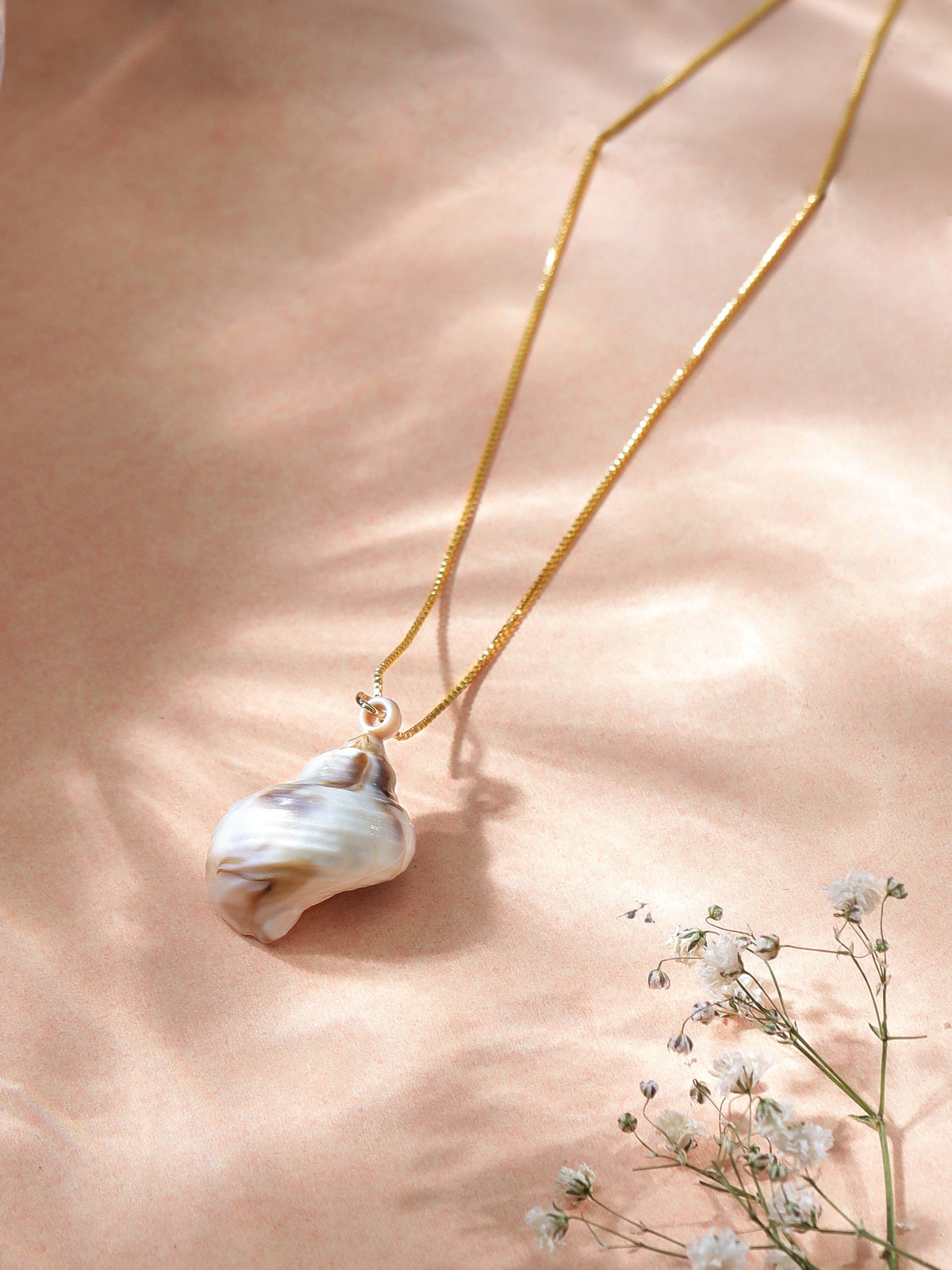 【Rubans】 Voguish Gold-Plated Contemporary Chain Pendant With Chain｜ヴォーギッシュ ゴールドメッキ コンテンポラリー チェーンペンダント